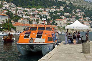 L'Austral tender landing in Dubrovnik