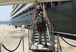 L'Austral gangway