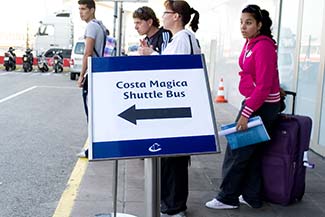 Valencia Cruise Terminal - Shuttle bus sign