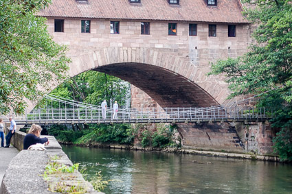 Kettensteg suspension footbridge and River Pegnitz, Nuremberg