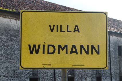 Villa Widmann sign