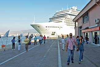 Port of Izmir with MSC POESIA
