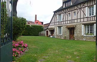 House and garden in Les Andelys