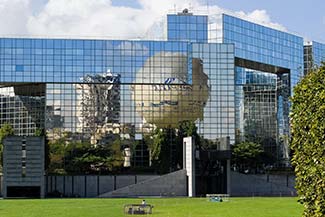 Glass building overlooking Parc André Citroën