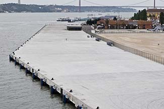 Santa Apolonia pier from Silver Spirit