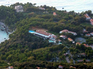 Santavenere Hotel aerial view