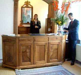 Santavenere Hotel reception photo