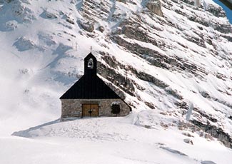 Zugspitze chapel photo