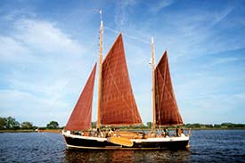 Weser Kahn FRANZIUS on the River Weser