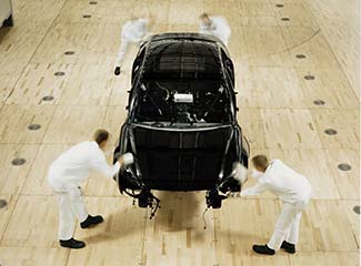VW Phaeton assembly workers photo