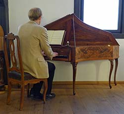 Michael Meissner at Bachhaus Eisenach clavichord