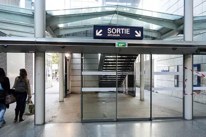 Gare du Pont du Garigliano entrance