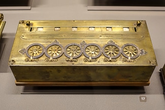 Calculating machine by Blaise Pascal,1642