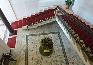 Hotel de La Ville marble staircase
