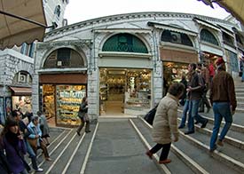 Rialto Bridge shops