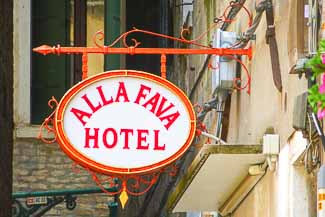 Hotel Alla Fava sign