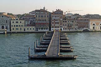 Redentore Festival footbridge under construction