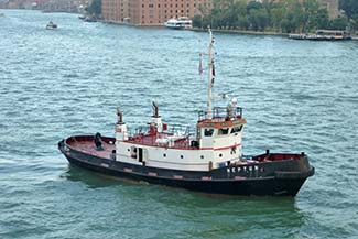 Tugboat NEPTUN in Venice