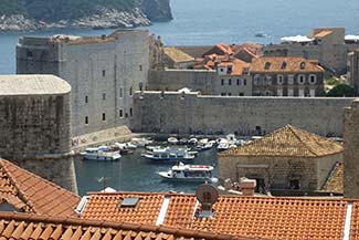 Dubrovnik Cable Car approaching lower station