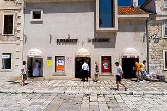 Supermarket in Hvar