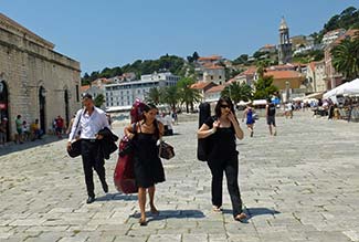 Musicians arriving for wedding in Hvar