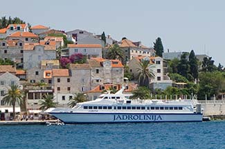 Jadrolinija catamaran in Hvar