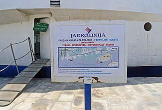 Šoltanka ferry gangway in Trogir