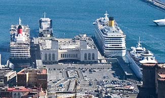 Stazione Marittima e Molo Angioino Napoli