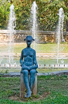 Statue in Jardí del Tria