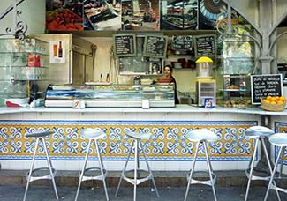 Snack bar in Mercado Central Valencia