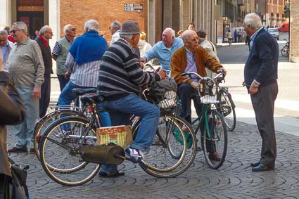 Vintage bicyclists in Ferrara