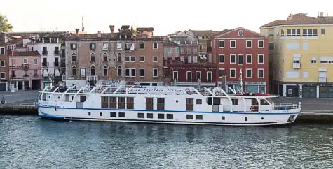LA BELLA VITA in Venice, Italy