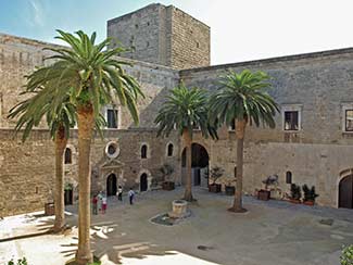 Castello Normanno Svevo courtyard