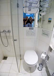 Bathroom of Cabin 222, RIVER BARONESS