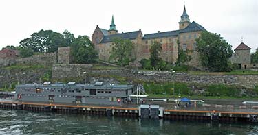 Oslo Cruise Terminal and Akershus Slott