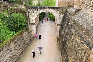 Walk to Generalife at The Alhambra