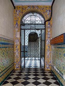 Building entrance in Cadiz