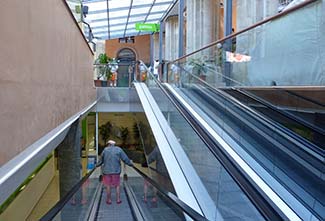 Moving sidewalks in Maó supermarket