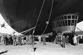 Zeppelin landing photo