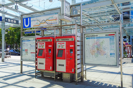 Nuremberg Airport U-Bahn ticket machines