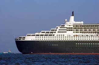 Queen Mary 2 in Cuxhaven