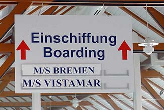 Sign in Steubenhöft passenger hall