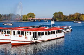 Alster sightseeing boats