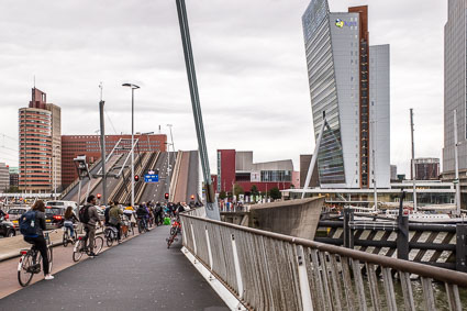 Erasmusbrug with raised bridge deck and bicycles