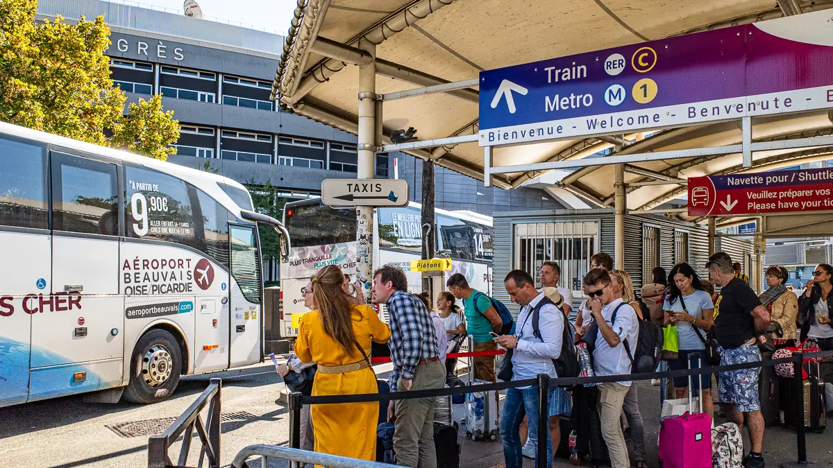 Paris Beauvais Airport bus at Porte Maillot.
