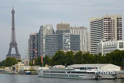 paris river cruise port