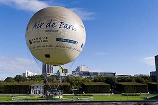 Ballon Géant hélium et skydancer groupe Peugeot Azur à l'Autoshow