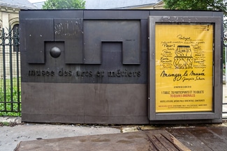 Musee des Arts et Metiers entrance sign