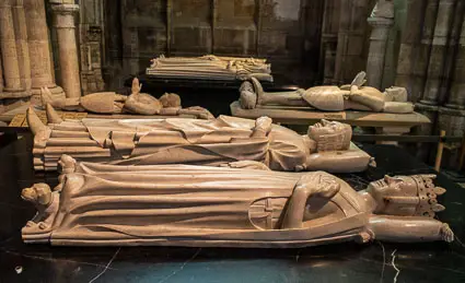 Recumbent statues in Basilique Cathédrale de Saint-Denis