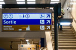 Sign in Basilique Saint-Denis Metro station